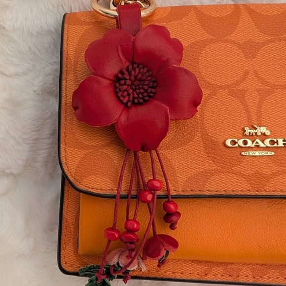 Red Leather Floral Leaf Bag Charm Keychain Accessory - Picture 2 of 2